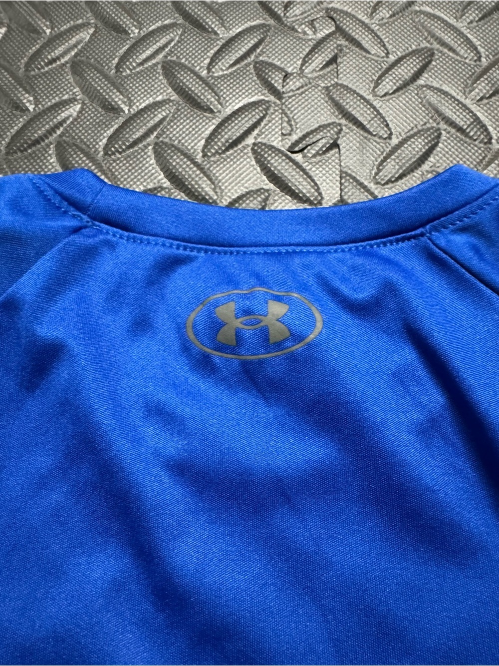 Under Armour HeatGear Blue Long Sleeve Athletic Shirt Youth YXL Loose Fit - Picture 10 of 10